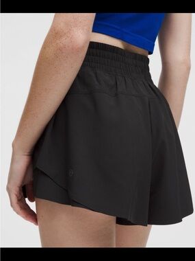 lululemon Shake It Out High-Rise Running
Short 2.5"